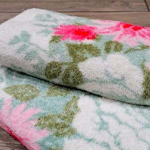 Christy made in England set of 2 bath towels vtg pink floral print